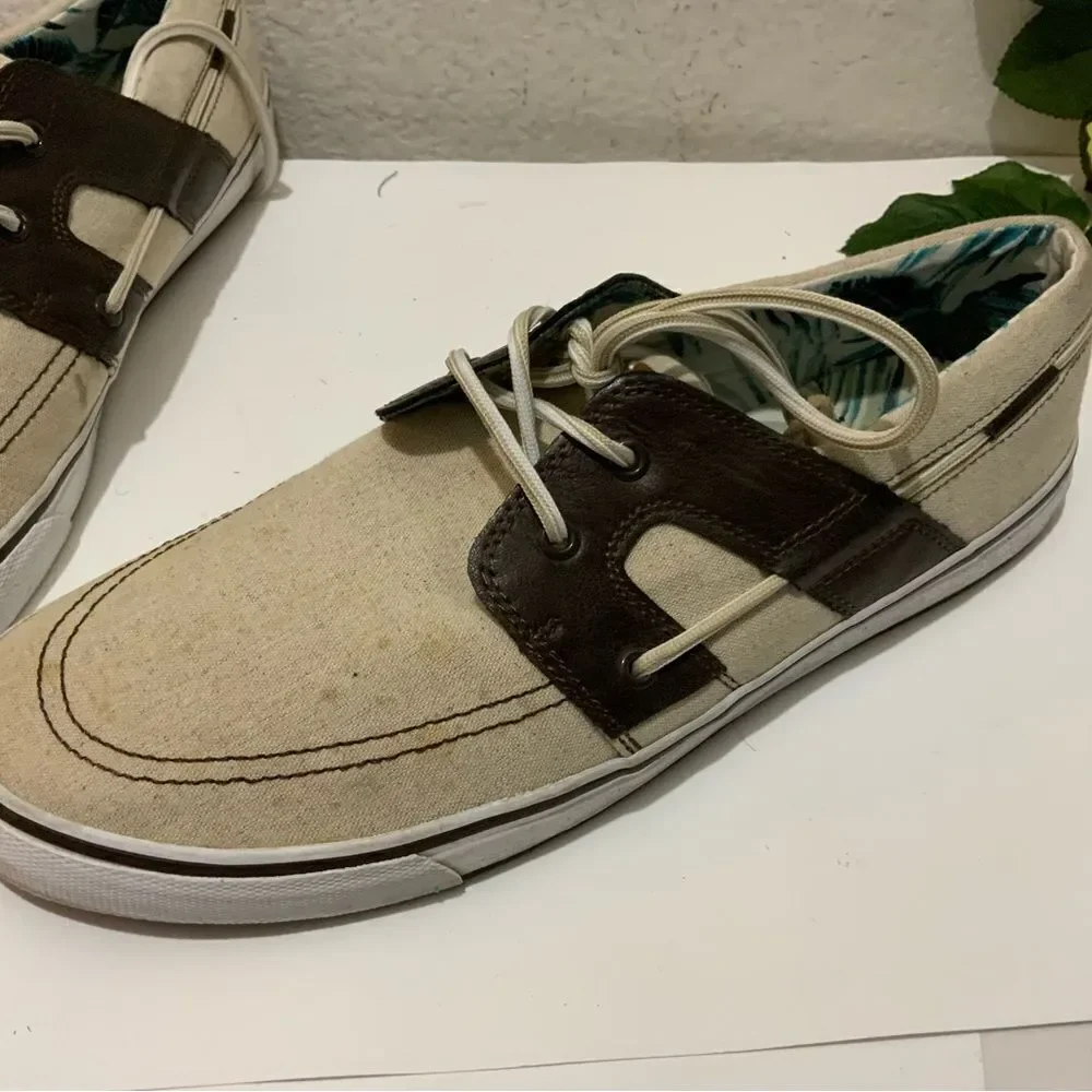 Tommy Bahama Men's Size 13 white cream Stripe Breaker Lace On Boat Shoes
